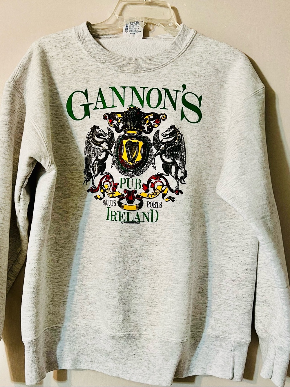 Delta Gray Ireland Pub Crest Sweatshirt with Green, Yellow & Red Accents - Picture 2 of 4
